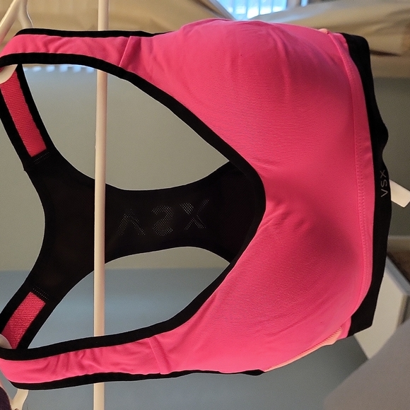 VS Sports Bra - Picture 2 of 4